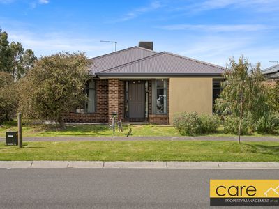 26 Verdant Avenue, Officer