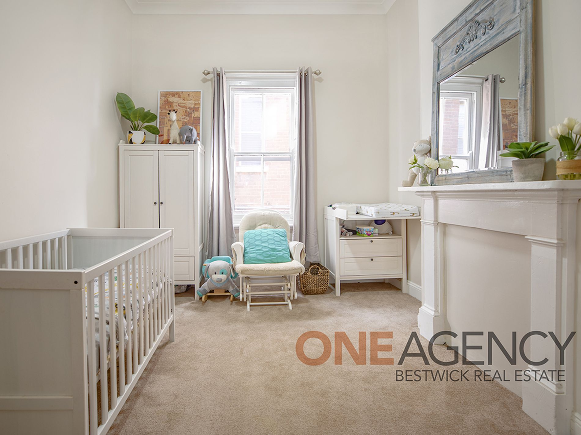 84 RUSSELL STREET, Bathurst