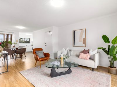 1 / 58 Lisson Grove, Wooloowin