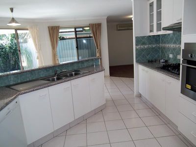 10 Kingston Drive, Banora Point