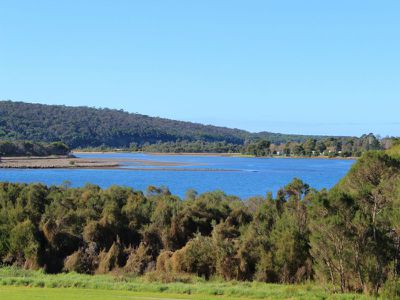 44 Lakeside Drive, Eden