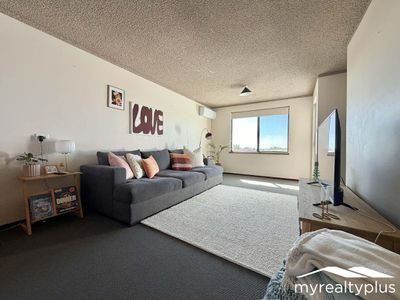 2 / 35B Halls Head Parade, Halls Head