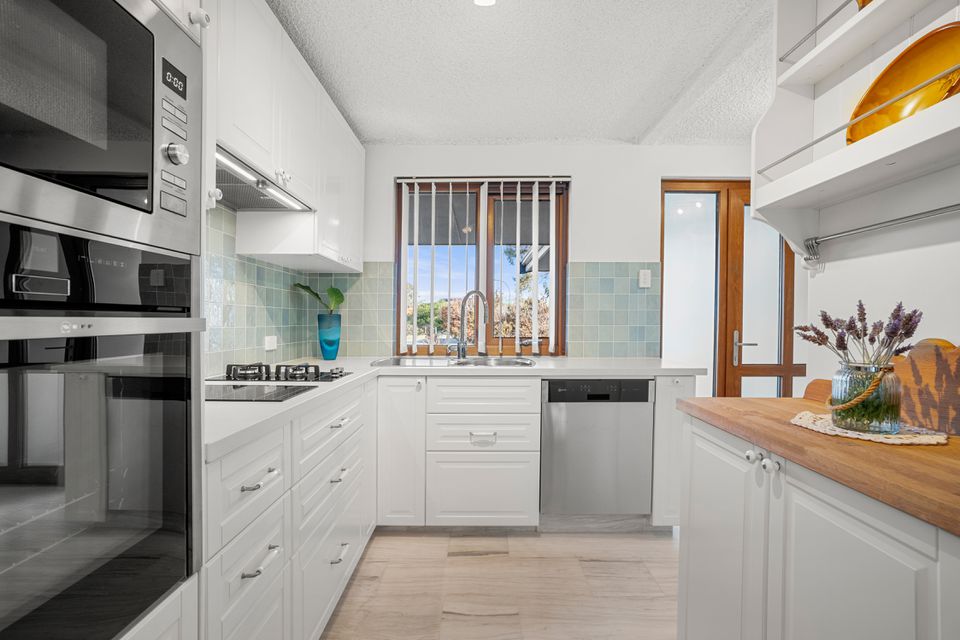 9 / 16 ARCADIA DRIVE, Shoalwater