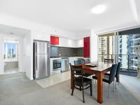 9  Lawson St, Southport