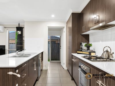2  Grandstand Cres, Clyde North