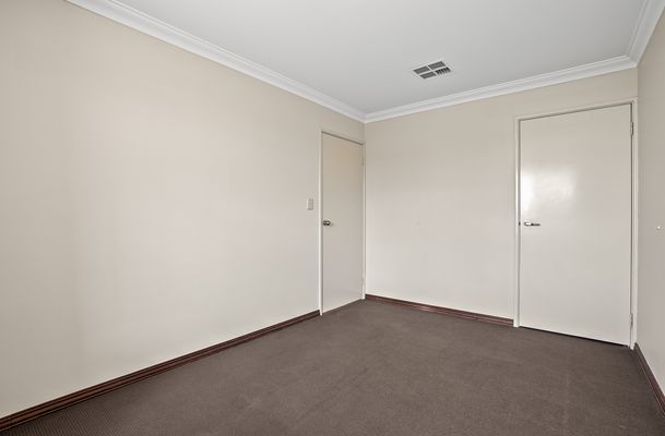 16 Frigate Close, Waikiki