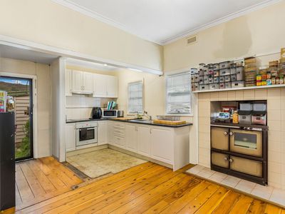 18 High Street, Heathcote