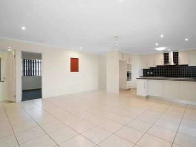 2 Mark Crescent, Glenella