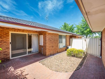 1 & 2 / 7 - 9  Fraser Street, Tatura