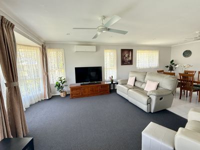 2 Merrilyn Court, Urangan