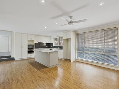 2 HEFFEY COURT, Seymour