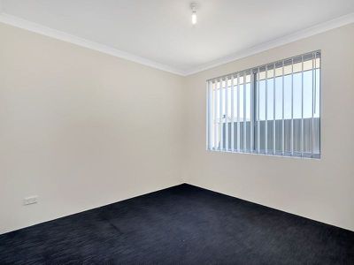 17 Cooloola Chase, Yanchep