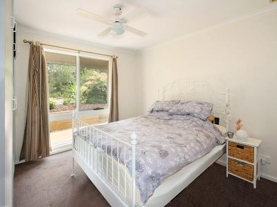 4 Flinders Crescent, Hackham