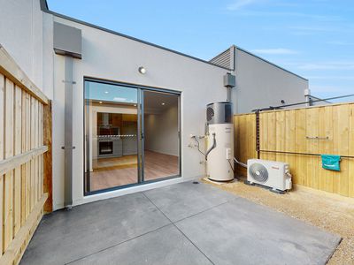 13 Sustain Street, Mambourin