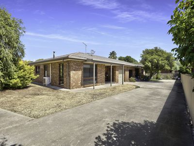 2 / 11 Caraselle Avenue, Wangaratta