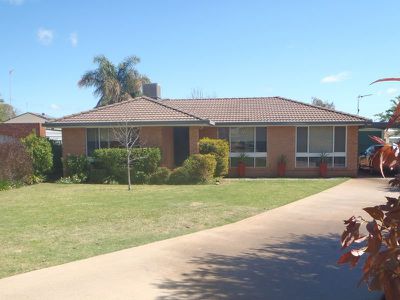 4 Maple Court, Dubbo