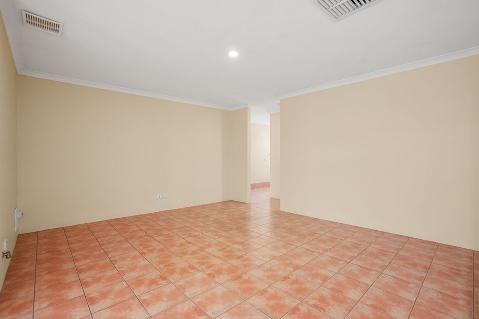 13 Valheru Avenue, Rockingham