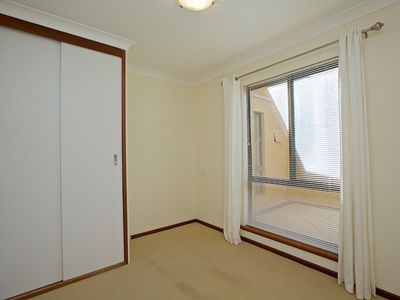 8/9-11 Hinderwell Street, Scarborough
