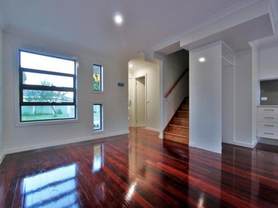 1 / 4 West Street, West Footscray