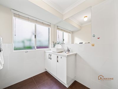 2 / 94 Hobbs Avenue, Como