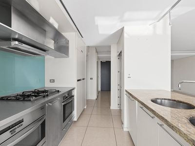 808 / 250 Saint Kilda Road, Southbank