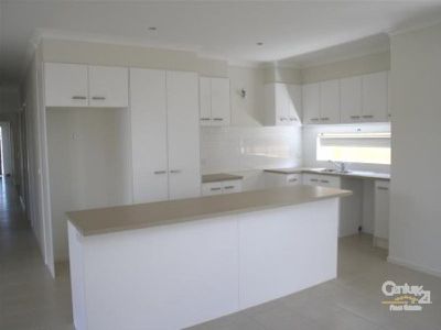 10 Damper Way, Lynbrook