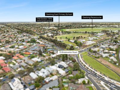 70 Breakwater Road, Thomson