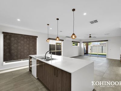 8 Banjolina Circuit, Craigieburn