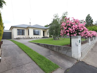 84 Lake Terrace East, Mount Gambier