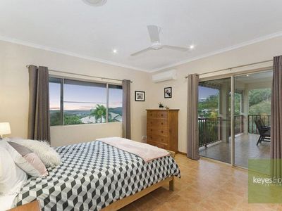 2 Kensington Court, Castle Hill