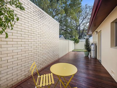 21 Sutherland Close North, Guildford