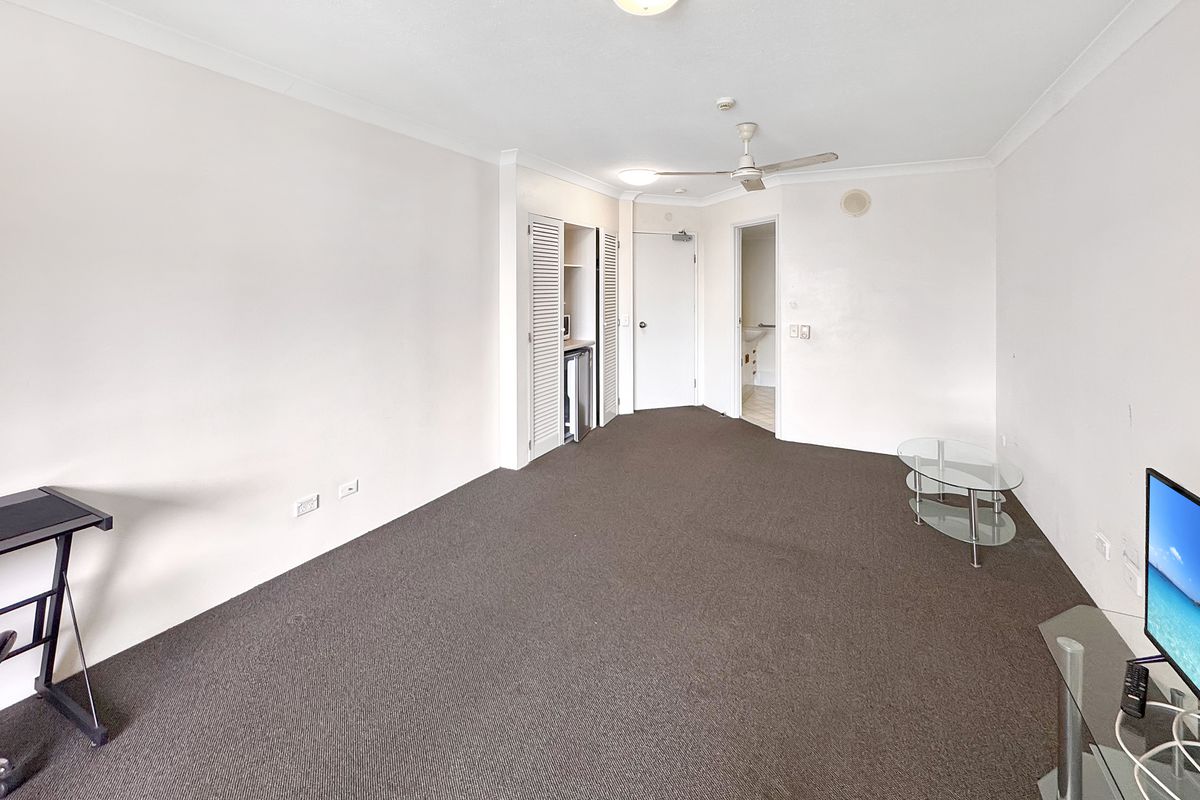 206b / 1-8 Paradise Island , Surfers Paradise