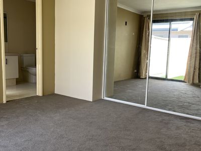2/8 Ravenswood Drive, Nollamara