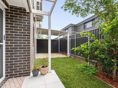 2 / 49 Canberra Street, Oxley Park