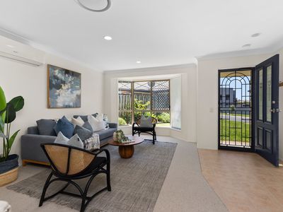 71 Matthews Way, Wakerley