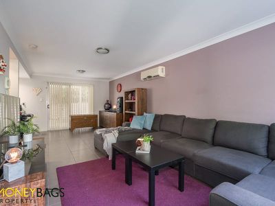 16 / 1 Emerald Drive, Regents Park
