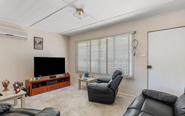 110 Cams Boulevard, Summerland Point