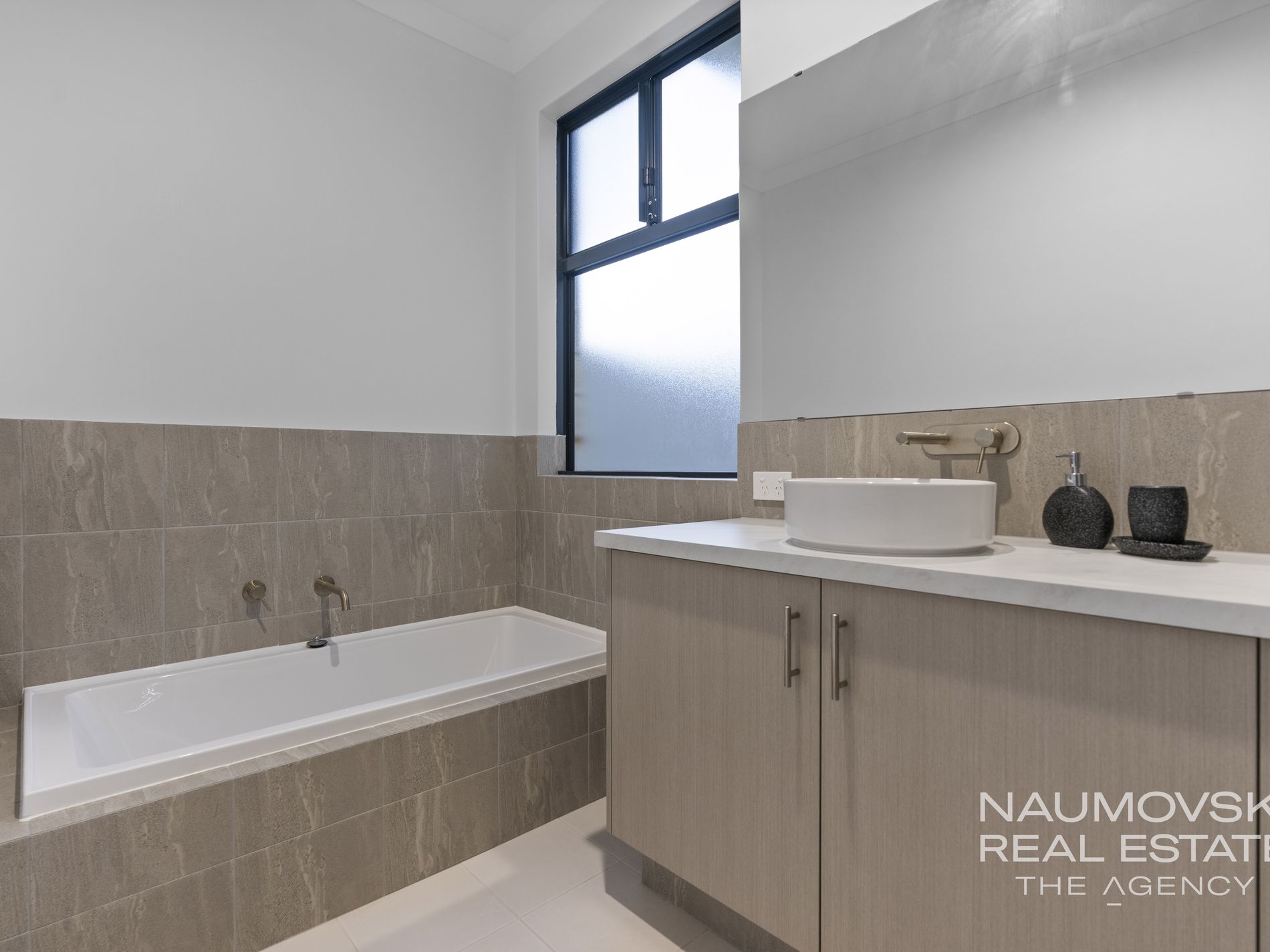 54 Salmar Way, Westminster