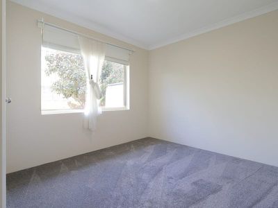 15 Yindana Boulevard, Lakelands
