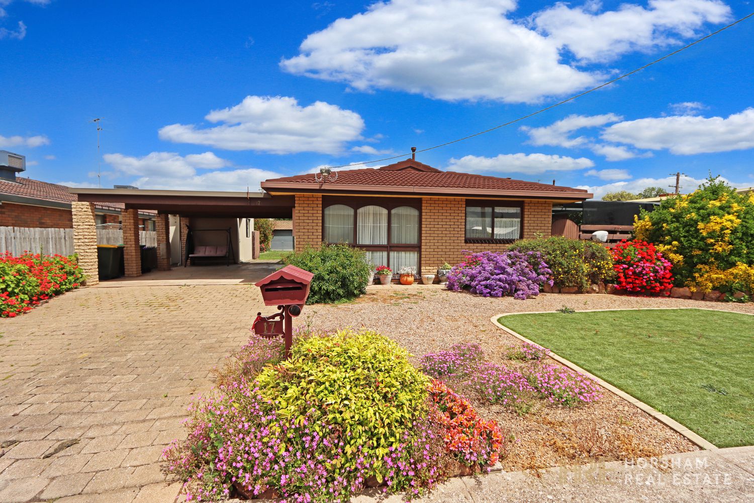 17 Schwarz Avenue, Horsham