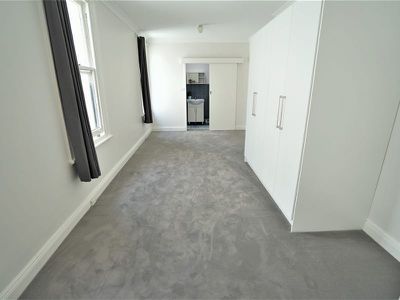 4 / 90 Cathedral Street, Woolloomooloo