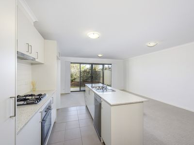 9 / 4 Ross Road, Crestwood