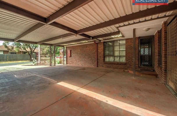 43 Farnborough Avenue, Craigieburn