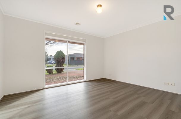 70 Kennedy Parade, Roxburgh Park