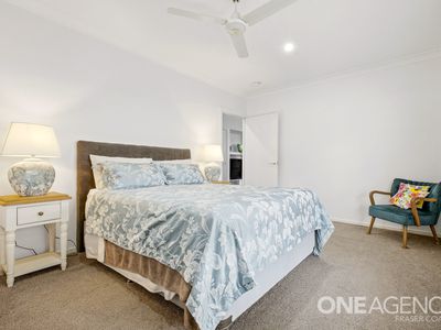 54 Ronaldo Way, Urangan