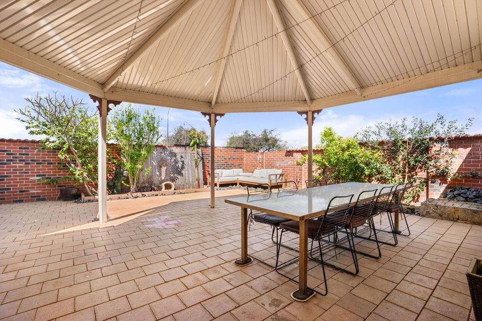 135 Safety Bay Road, Shoalwater