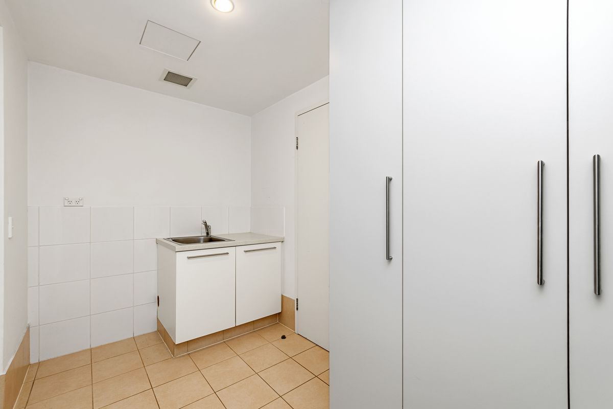 18 Lupin Hill Grove, Nedlands