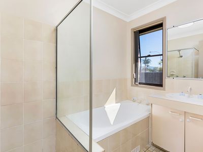 1 Whitewood Place, Albion Park Rail