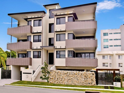 3 / 5 Clark Street, Biggera Waters