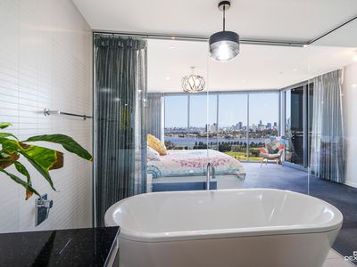 1805 / 96 Bow River Crescent, Burswood